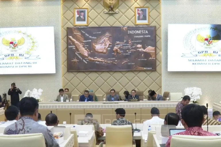 Komisi II DPR RI Dorong Solusi Pemblokiran Tanah Surabaya, Wali Kota Eri Siap Kawal Hingga Tuntas