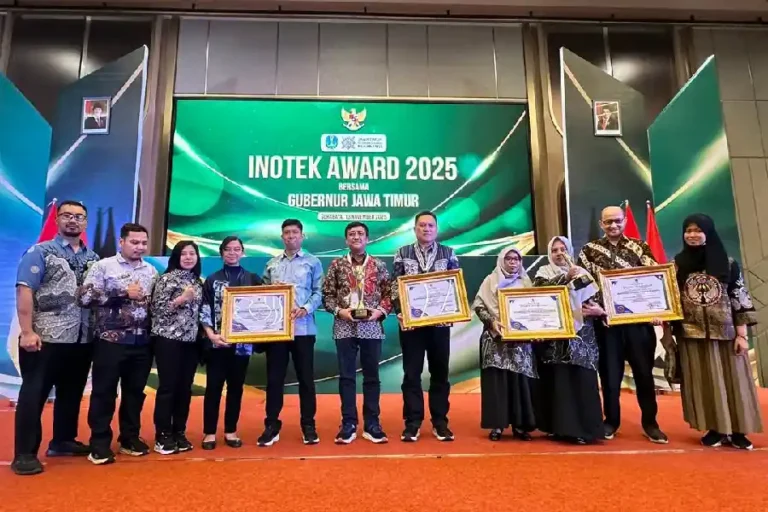 Surabaya Raih Juara 1 INotek Award Jatim 2025 Berkat Inovasi Kampung Semanggi