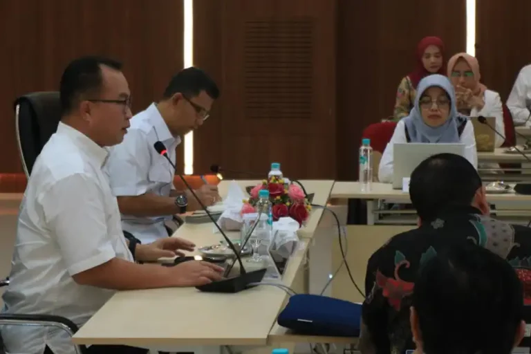 Kepala BRIN Arif Satria Prioritaskan Penguatan Internal dan Strategi Riset Nasional di Awal Kepemimpinan Kepala BRIN Arif Satria fokus memperkuat internal, meningkatkan SDM, dan mengarahkan strategi riset nasional agar lebih responsif terhadap kebutuhan bangsa.
