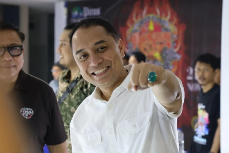 Kontes Batu Mulia se-Indonesia Digelar di Surabaya, Para Kolektor Berebut Piala Wali Kota