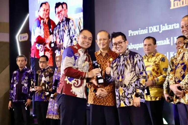 Pemkot Surabaya Raih Predikat “Unggul” pada IKK Award 2025 dari LAN RI
