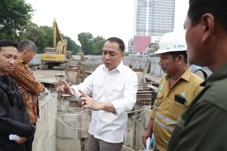 Sidak Enam Proyek Rumah Pompa, Wali Kota Eri Ultimatum Kontraktor: Kerja 24 Jam atau Putus Kontrak