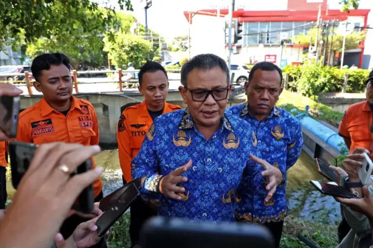 Pemkot Surabaya Buka Posko Peduli Bencana di Balai Kota, Salurkan Bantuan untuk Korban Banjir dan Longsor Sumatera