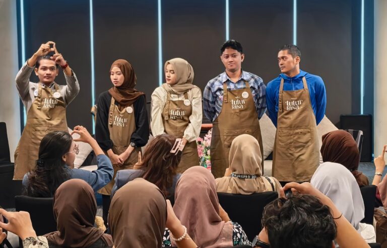 “Warna Warni Tanpa Suara” Jadi Ruang Apresiasi Inklusif di Peringatan Hari Disabilitas Internasional Midtown Residence Surabaya menggelar acara inklusif bertajuk “Warna Warni Tanpa Suara: Kopi Tutur Rasa x Tutur Mata”, Selasa (2/12).Prapanca.ID