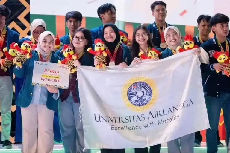 Tim PKM-RSH UNAIR Raih Perak PIMNAS 38 Berkat Riset Eksploitasi Seksual Anak dalam Roleplay Digital Tim PKM-RSH UNAIR meraih perak PIMNAS 38 melalui riset eksploitasi seksual anak di roleplay digital dan menghasilkan instrumen deteksi serta policy brief.