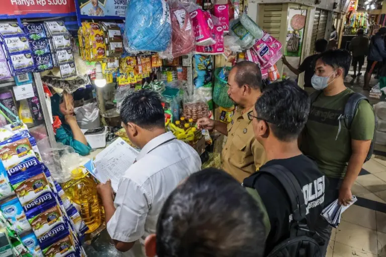 Pemkot Surabaya Pastikan Harga Pangan Terkendali Jelang Nataru 2025