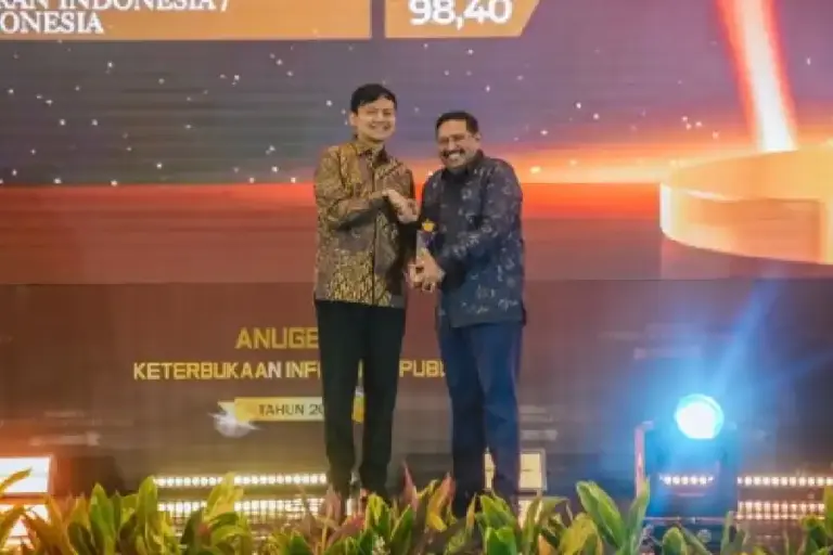 Kemkomdigi Kembali Raih Predikat Informatif 2025, Pertahankan Prestasi Delapan Tahun Beruntun Kemkomdigi kembali meraih predikat Badan Publik Informatif 2025 dengan nilai 98,54, menandai delapan tahun berturut-turut capaian keterbukaan informasi.