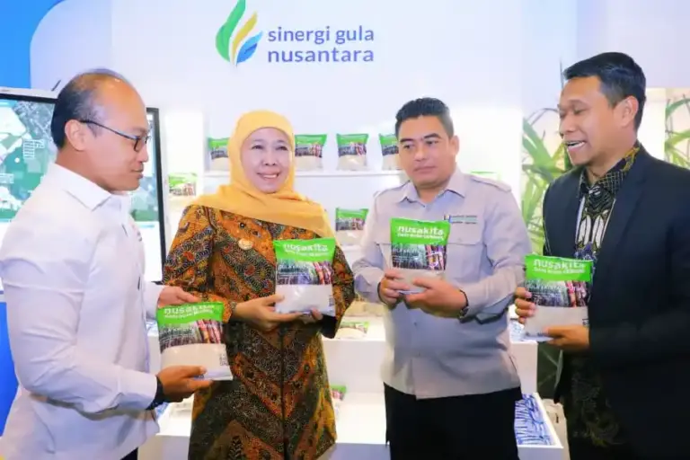Gubernur Khofifah Buka National Sugar Summit 2025, Dorong Sinergi Nasional Menuju Swasembada Gula 2026 Gubernur Jawa Timur Khofifah Indar Parawansa membuka National Sugar Summit 2025 dan mengajak seluruh pemangku kepentingan mewujudkan swasembada gula 2026.