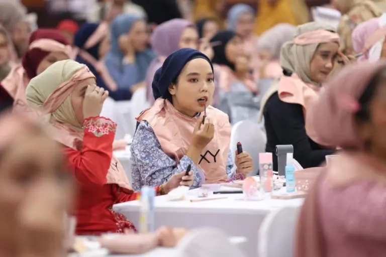Lomba Unik Warnai Hari Ibu 2025 di Surabaya, dari Menggambar Bersama Anak hingga Jahit Kancing untuk Laki-Laki