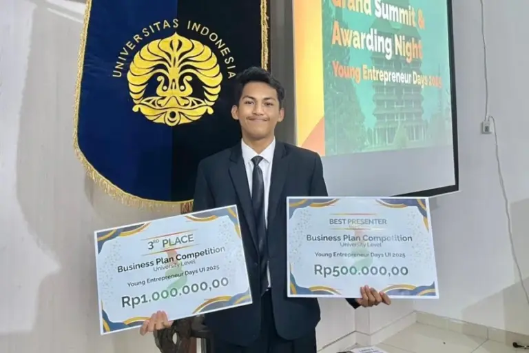 Mahasiswa UNAIR Raih Dua Penghargaan Nasional lewat Inovasi Baterai EV dari Limbah Kakao