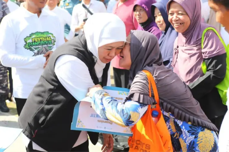 Peringati HKSN 2025 di Pacitan, Gubernur Khofifah Tegaskan Solidaritas Sosial Harus Sejalan dengan Pelestarian Lingkungan