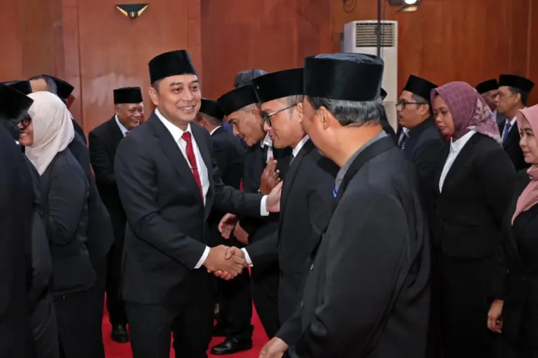 Pemkot Surabaya Lantik 69 Pejabat Awal 2026, Terapkan Reformasi Birokrasi Lewat “Rapor Publik”