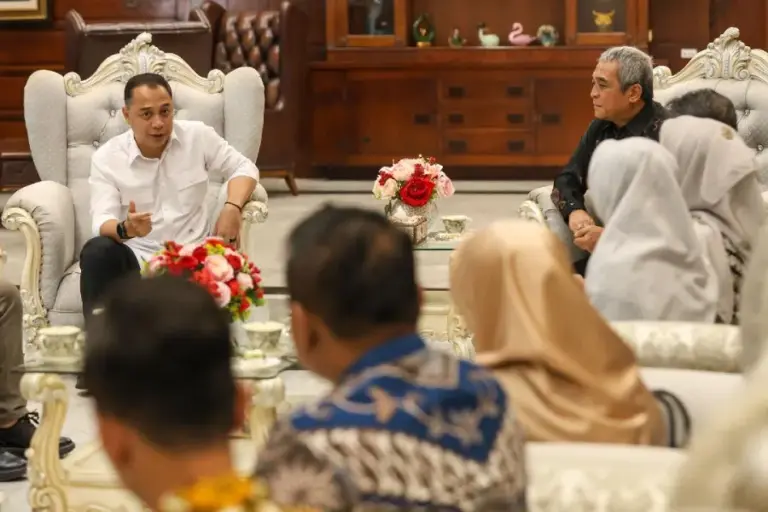 Tekan Angka Drop Out, Pemkot Surabaya Tanggung UKT Mahasiswa PTS dari Keluarga Miskin