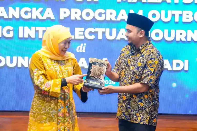 Gubernur Khofifah Sambut Universiti Malaya, Perkuat Kolaborasi Pendidikan dan SDM Berkelanjutan di Jawa Timur