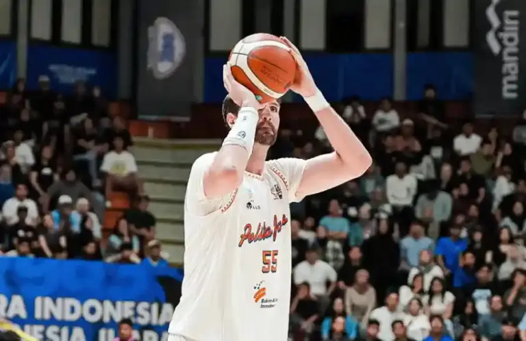Pelita Jaya Hentikan Laju Satria Muda, Menang Dramatis 65-59 di Bandung