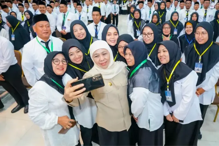 Gubernur Khofifah Buka Diklat PPIH Embarkasi Surabaya, Tekankan Layanan Haji yang Profesional dan Berempati