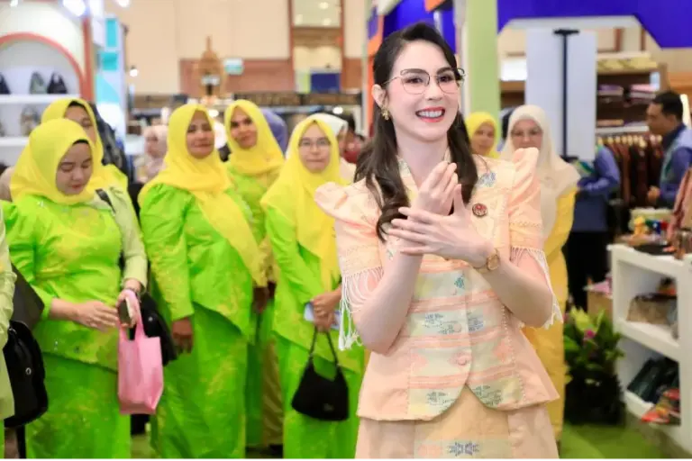 Hadiri INACRAFT 2026, Arumi Bachsin Dorong Perajin Perempuan Jatim Jadi Motor Ekonomi Kreatif