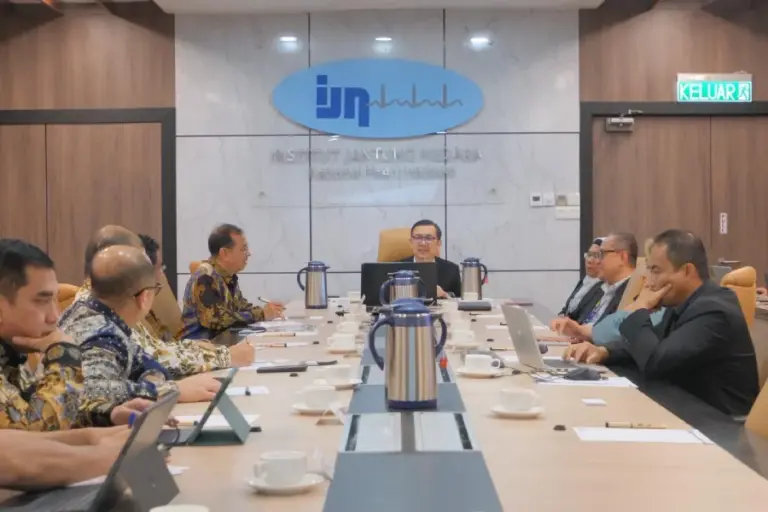 UNAIR Perluas Jejaring Global, Perkuat Kerja Sama Pendidikan dan Riset Kardiovaskular dengan IJN Malaysia