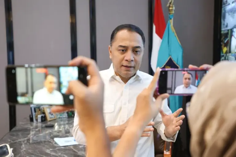 Cuaca Ekstrem Hingga 10 Februari, Wali Kota Eri Imbau Warga Surabaya Tingkatkan Kewaspadaan