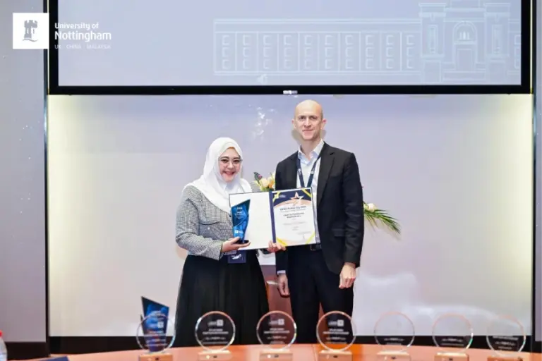 Alumnus Sastra Indonesia UNAIR Tembus Industri Pendidikan Global, Buktikan Humaniora Tetap Relevan