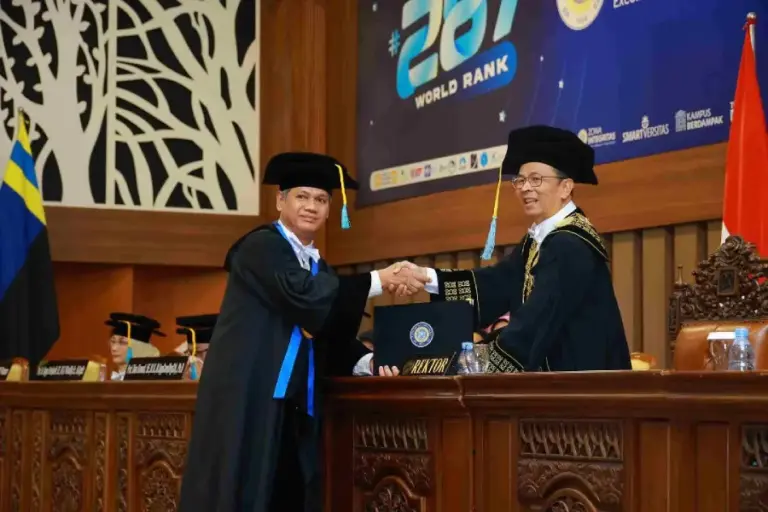 Guru Besar UNAIR Dorong Saintifikasi Jamu demi Kemandirian Obat Nasional