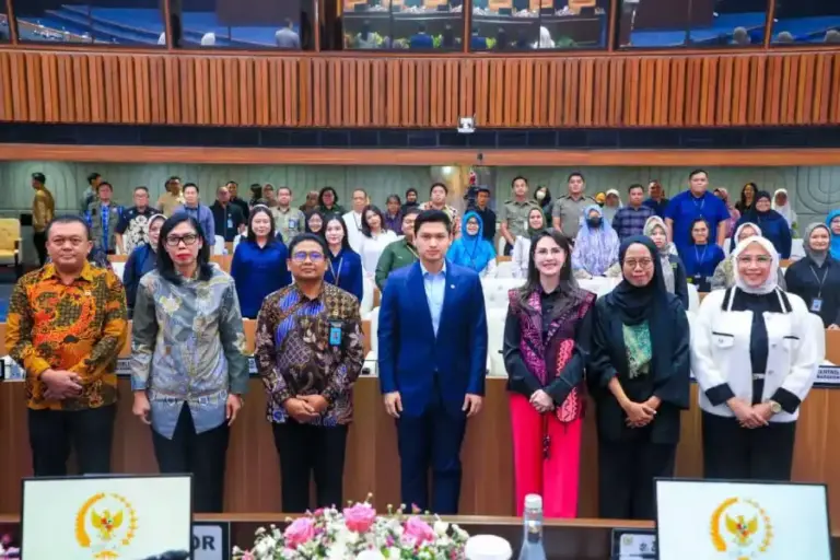 Arumi Bachsin Serukan Gerakan 30 Menit Membaca di Rumah Saat Sharing Session Literasi di DPR RI