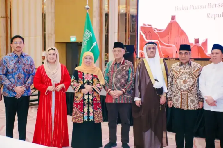 Hadiri Buka Puasa Kedubes Saudi, Gubernur Khofifah Perkuat Hubungan Indonesia–Arab Saudi