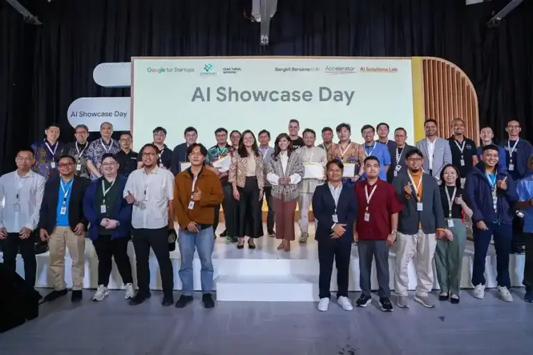 Google dan Komdigi Perkuat 63 Startup AI lewat Program Akselerator 2025–2029, Fokus Solusi Lokal Berdampak Nyata Google, Komdigi, dan Garuda Sparks perkuat 63 startup AI Indonesia lewat program akselerator 2025–2029 untuk solusi kesehatan, pendidikan, dan pertanian.