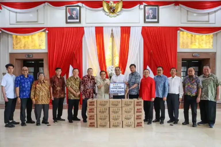 Pemkot Surabaya Terima 2.000 Paket Sembako, Wali Kota Eri: Diprioritaskan untuk Warga Prasejahtera Jelang Ramadan
