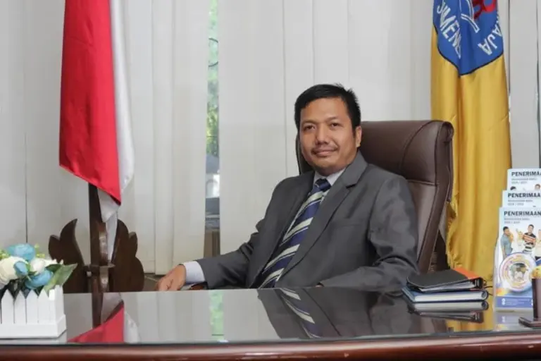 Alumnus UNAIR Kukuhkan Peran Strategis sebagai Wakil Rektor Selama Dua Periode