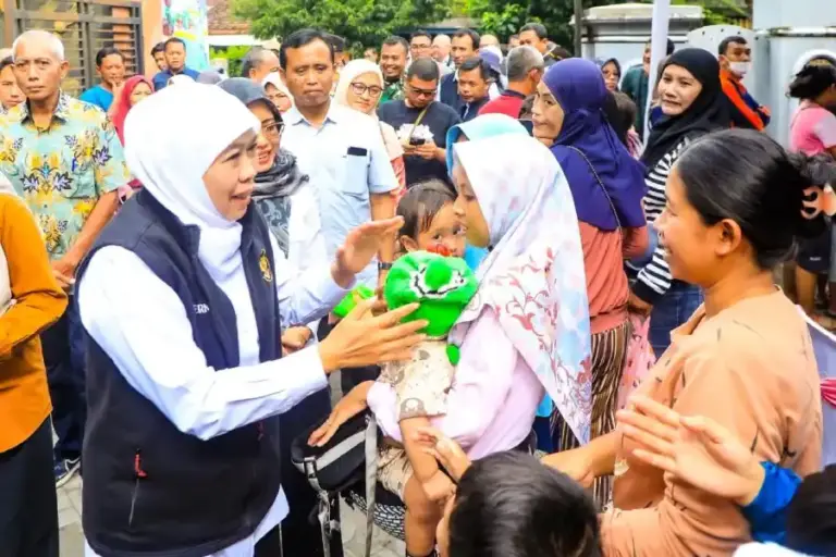 Pasar Murah di Pare Kediri, Khofifah Turunkan Harga Sembako Jelang Idul Fitri