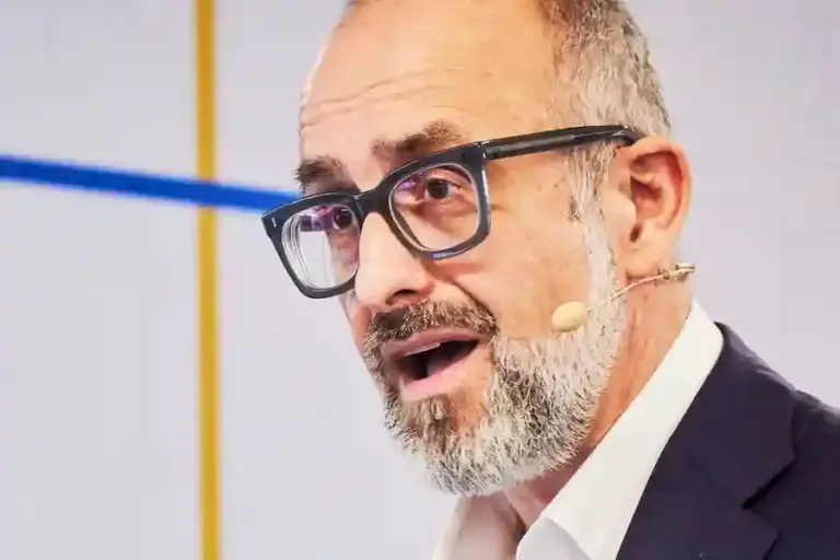 AI Mengubah Industri Media, CEO Financial Times Tekankan Pentingnya Human Judgement Jon Slade, CEO the Financial Times (sumber foto: ftstrategies.com)