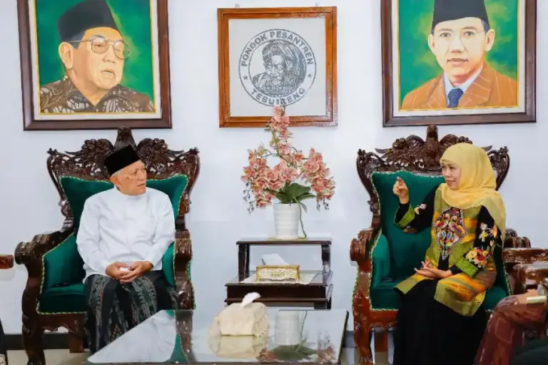 Jelang Idulfitri 1447 H, Khofifah Sowan ke Tebuireng dan Tambakberas, Perkuat Ukhuwah dan Doakan Jawa Timur