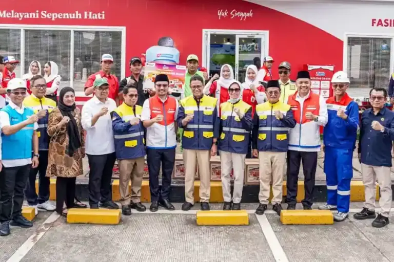 Jelang Lebaran 2026, Pertamina Pastikan Stok BBM Aman hingga 28 Hari Pertamina pastikan stok BBM nasional aman hingga 28 hari jelang Lebaran 2026, didukung distribusi stabil dan layanan pemudik.