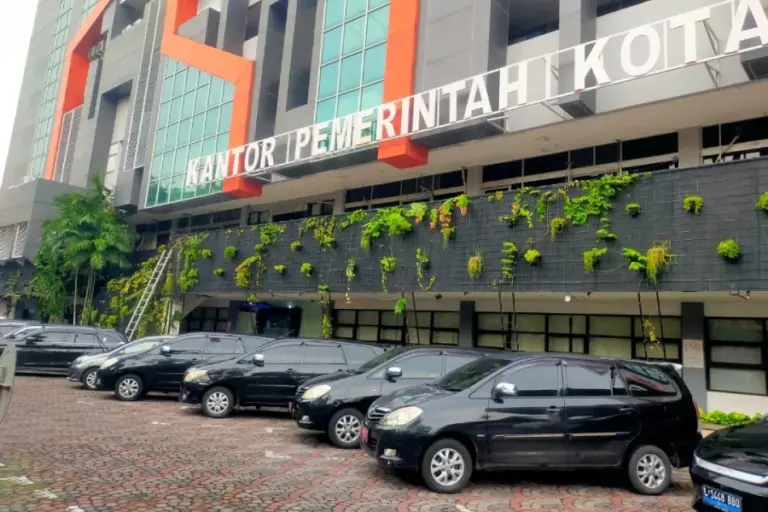 Viral Mobil Pelat Merah di Jombang, Pemkot Surabaya Pastikan Bukan Kendaraan Dinasnya