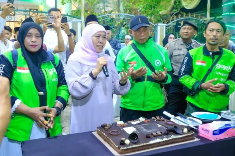 Khofifah Rayakan Lebaran Bersama Ojol, 250 Pengemudi Hadiri Silaturahmi di Surabaya