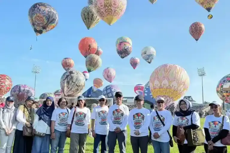 AirNav Dorong Balon Udara Ditambatkan, Jaga Tradisi Wonosobo Tanpa Ganggu Keselamatan Penerbangan AirNav dorong balon udara ditambatkan demi keselamatan penerbangan, tetap jaga tradisi Wonosobo dan perkuat ekonomi lokal.