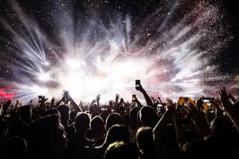 Tips Ampuh Nabung Gaji Agar Tetap Bisa Nonton Konser Idola