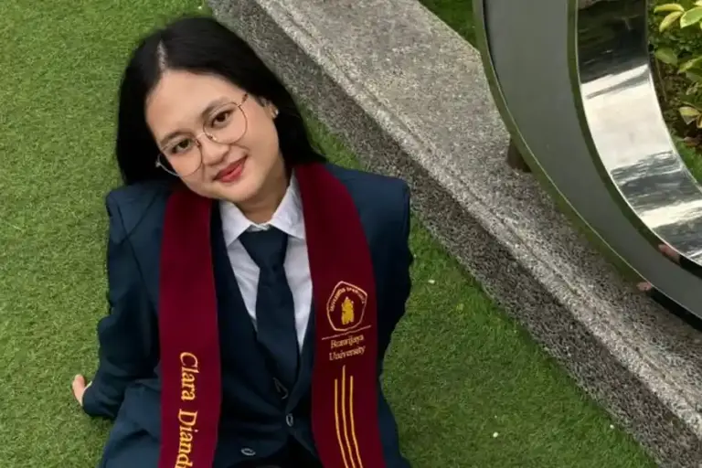 Wisudawan Terbaik UB 2026, Clara Diandra Lulus 3 Tahun dengan IPK 3,96 dan Teliti Fenomena PayLater Clara Diandra, wisudawan terbaik UB 2026, lulus 3 tahun dengan IPK 3,96 lewat riset fenomena paylater dan gestun di Malang (foto: Dok Humas Universitas Brawijaya)