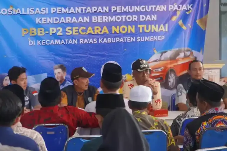 Starlink Masuk Pulau Raas, Akses Internet Diperkuat untuk Layanan Pajak Digital Pulau Raas kini terhubung internet Starlink untuk dukung layanan pajak digital dan percepatan pembangunan di wilayah kepulauan.