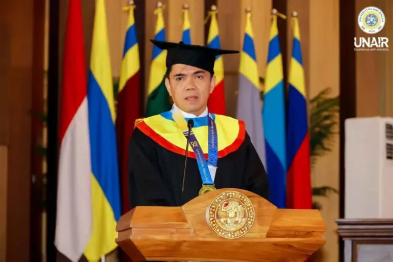 Raih Gelar Doktor di UNAIR, Arteria Dahlan Tekankan Pendidikan sebagai Proses Pembentukan Integritas