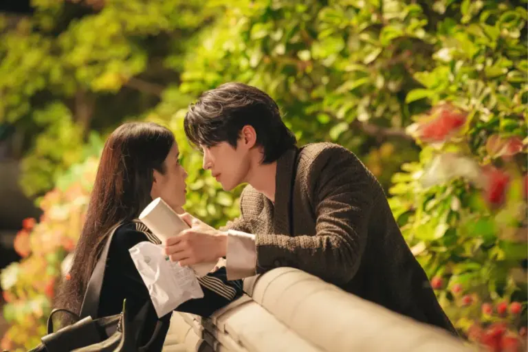 Review Drama Korea Perfect Crown (2026): Romansa Kontrak di Tengah Monarki Modern yang Memikat