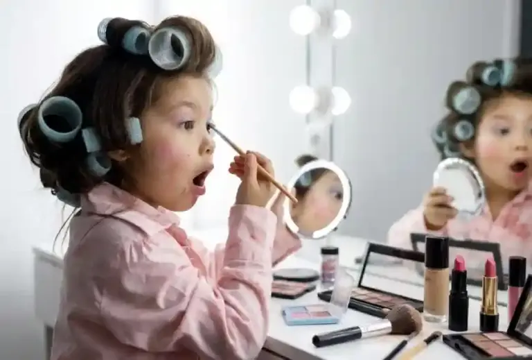 Bahaya Makeup untuk Anak: Bisa Picu Iritasi hingga Ganggu Percaya Diri