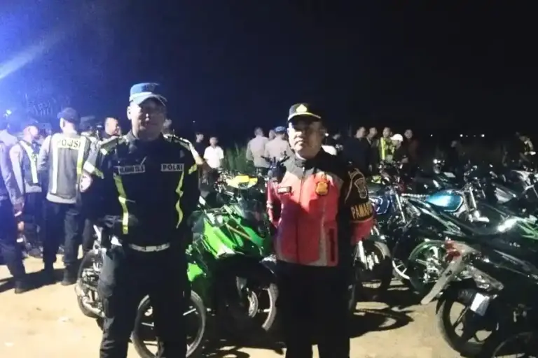 Polres Sumenep Perketat Patroli, 48 Motor Pelanggar Diamankan di Lokasi Rawan Balap Liar Polres Sumenep amankan 48 motor dalam patroli balap liar. Pengawasan diperketat untuk tekan kecelakaan dan kriminalitas 3C.