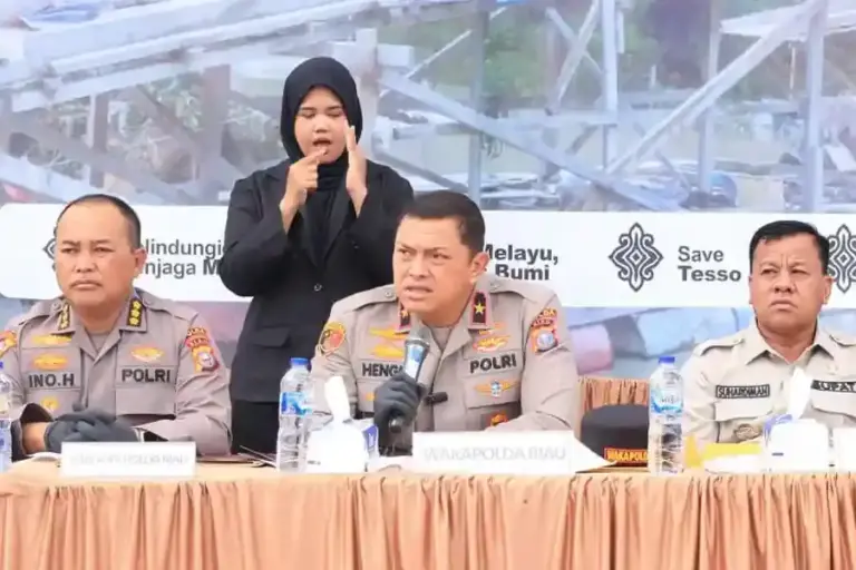 Polda Riau Bongkar 29 Kasus PETI, 1.167 Rakit Tambang Ilegal Dimusnahkan di Kuansing Wakapolda Riau Hengki Haryadi