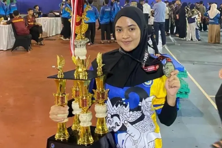Mahasiswi UNAIR Raih Juara Internasional Pencak Silat, Bukti Generasi Muda Jaga Warisan Budaya