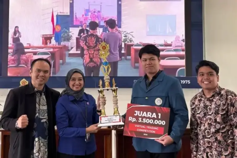 Mahasiswa UNAIR Raih Juara Trading Nasional, Strategi Analitis Jadi Kunci Kemenangan