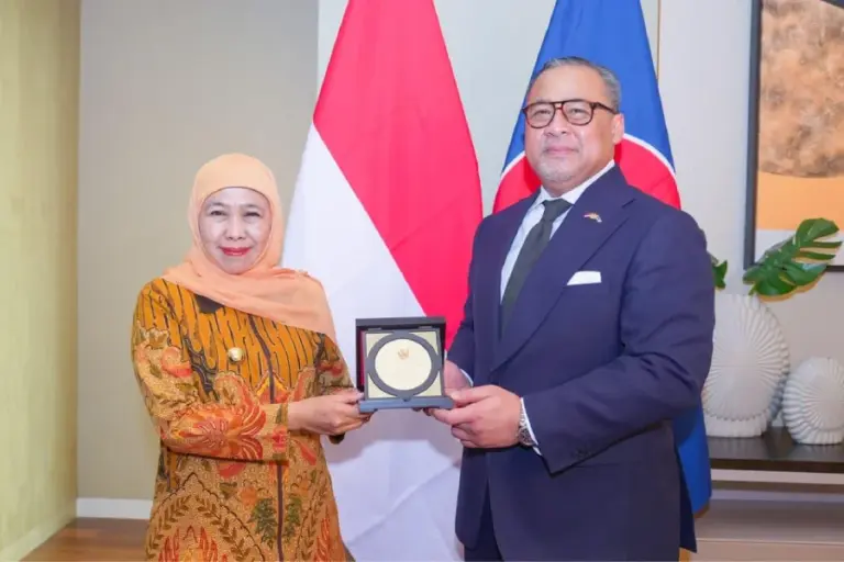 Khofifah–Dubes RI Bahas Strategi Perdagangan dan Pendidikan Jatim–Malaysia, Perkuat Posisi Global