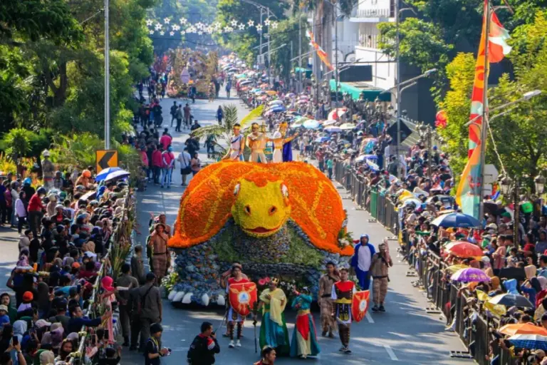 Surabaya Vaganza 2026 Siap Gemerlap, Parade Festival of Lights Hadirkan Wisata Malam Spektakuler