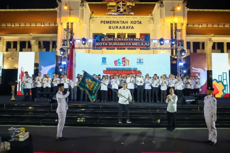 Kadin Surabaya 2024-2029 Resmi Dilantik, Pemkot Dorong Kolaborasi Pengusaha dan UMKM Hadapi Tantangan Ekonomi Global